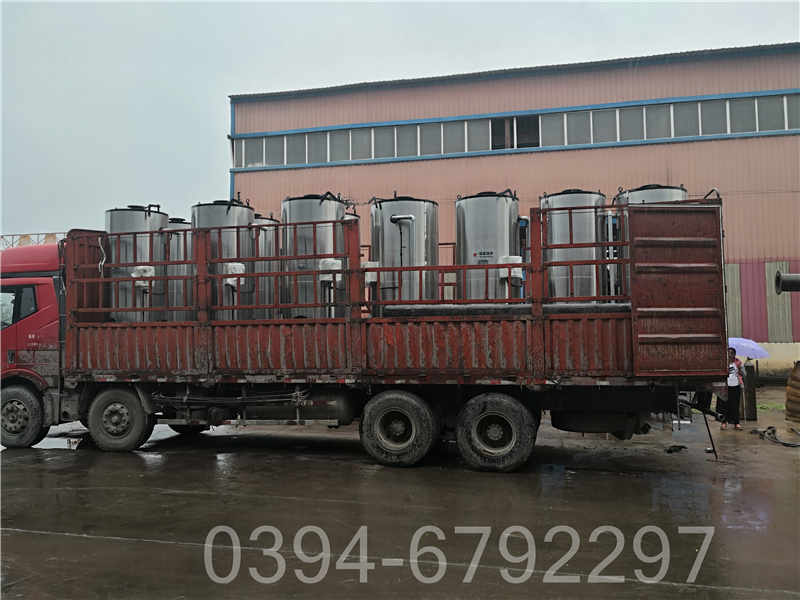 1蒸汽锅炉(图1)